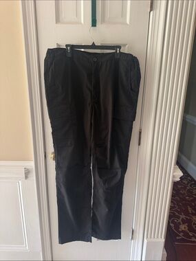 Men's Black Cargo Pants with Multiple Pockets 42x36